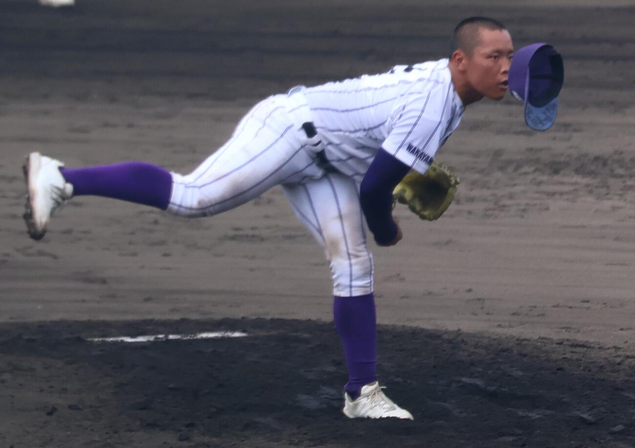 和歌山南陵対田辺　3番手で登板した和歌山南陵・佐藤尋斗