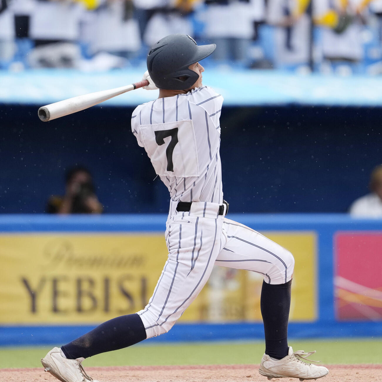 足立学園対岩倉　9回裏岩倉無死一塁、サヨナラ適時二塁打を放つ庄司トーマス（撮影・小島史椰）