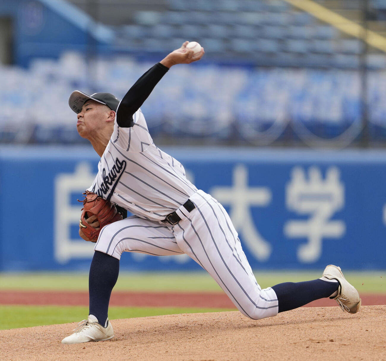 足立学園対岩倉　力投する岩倉先発の小林辰生（撮影・小島史椰）