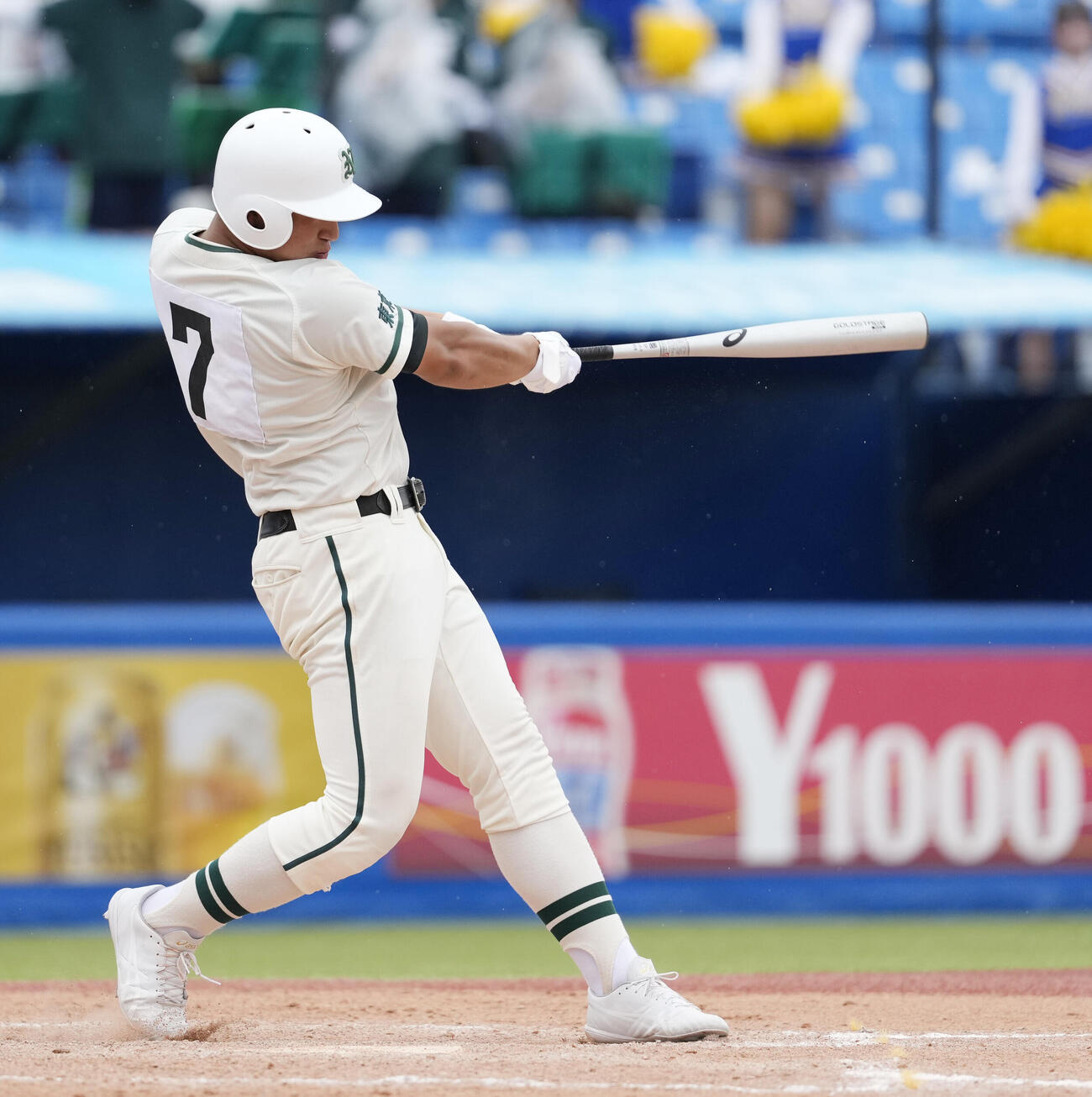 日大豊山対二松学舎大付　3回裏二松学舎大付1死三塁、右前適時打を放つ福和田啓太（撮影・小島史椰）