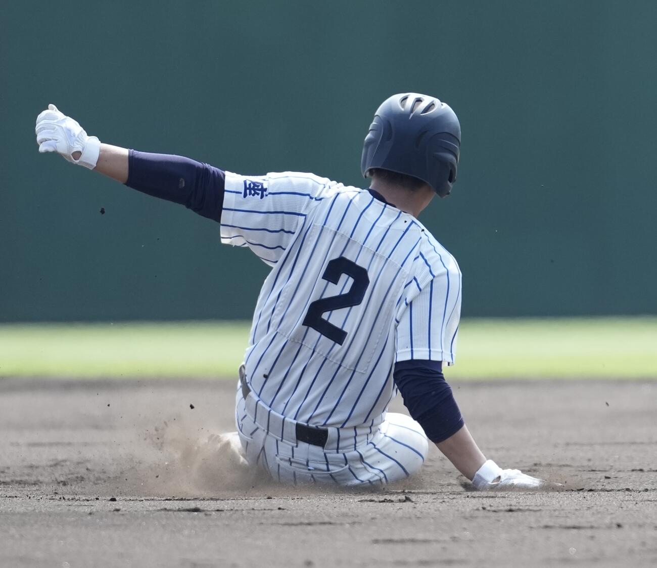 蓮田松韻対立教新座　1回裏立教新座1死一塁、二盗を決める仙波晴弥（撮影・小島史椰）