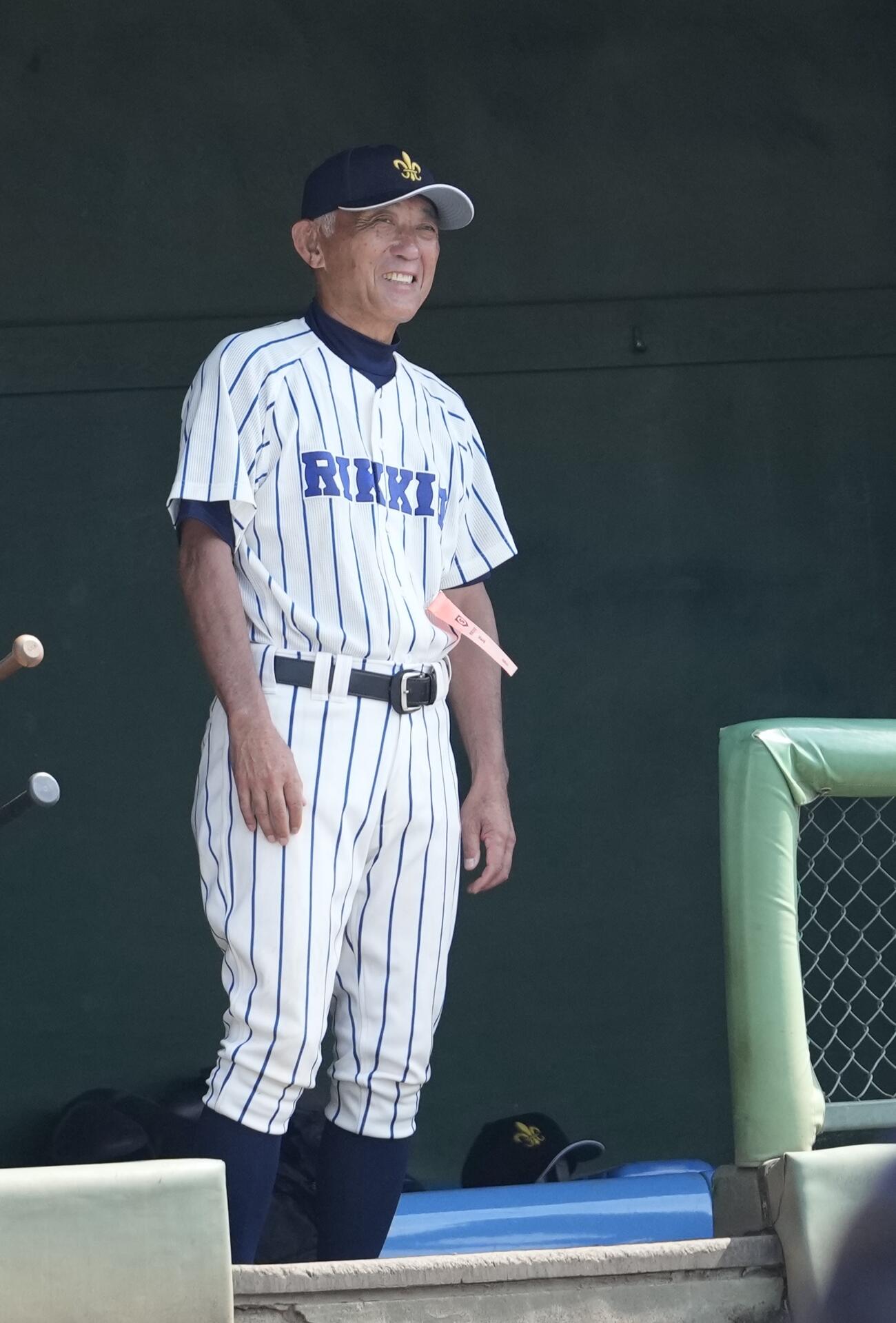 蓮田松韻対立教新座　1回表戦況を見つめる立教新座・黒須清人監督（撮影・小島史椰）