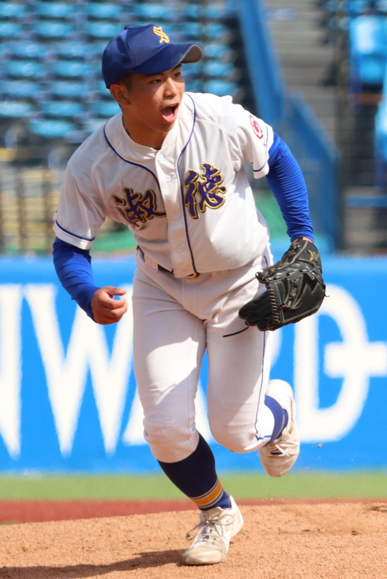 第108回全国高校野球東東京大会　3回戦　修徳対淑徳　3者凡退に抑え雄たけびを上げる淑徳・永田壮寿（撮影・栗林真菜）
