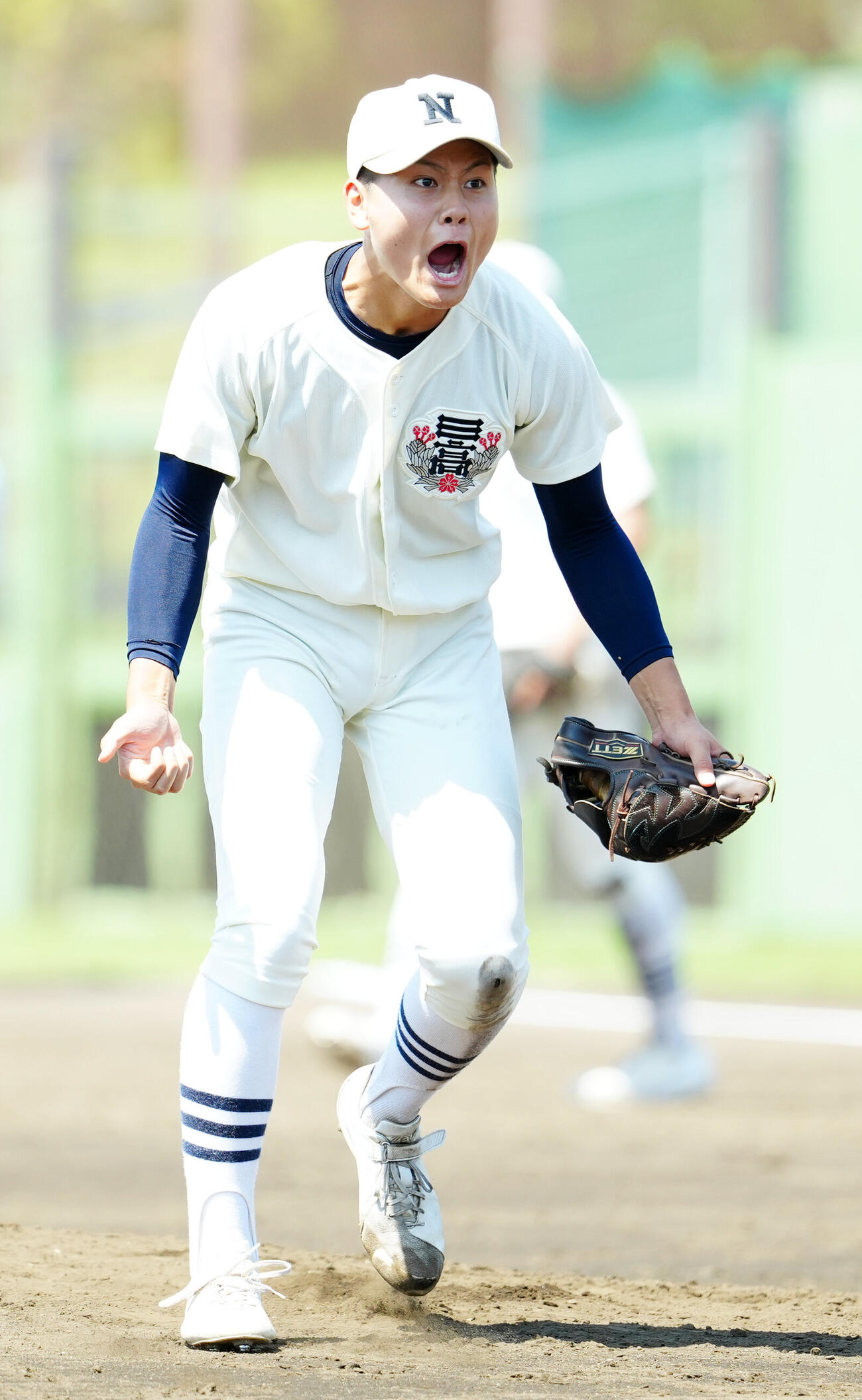 府中西対日大三　3回表府中西2死満塁、峰岡昴光を右飛に仕留めた横田航弥（撮影・江口和貴）