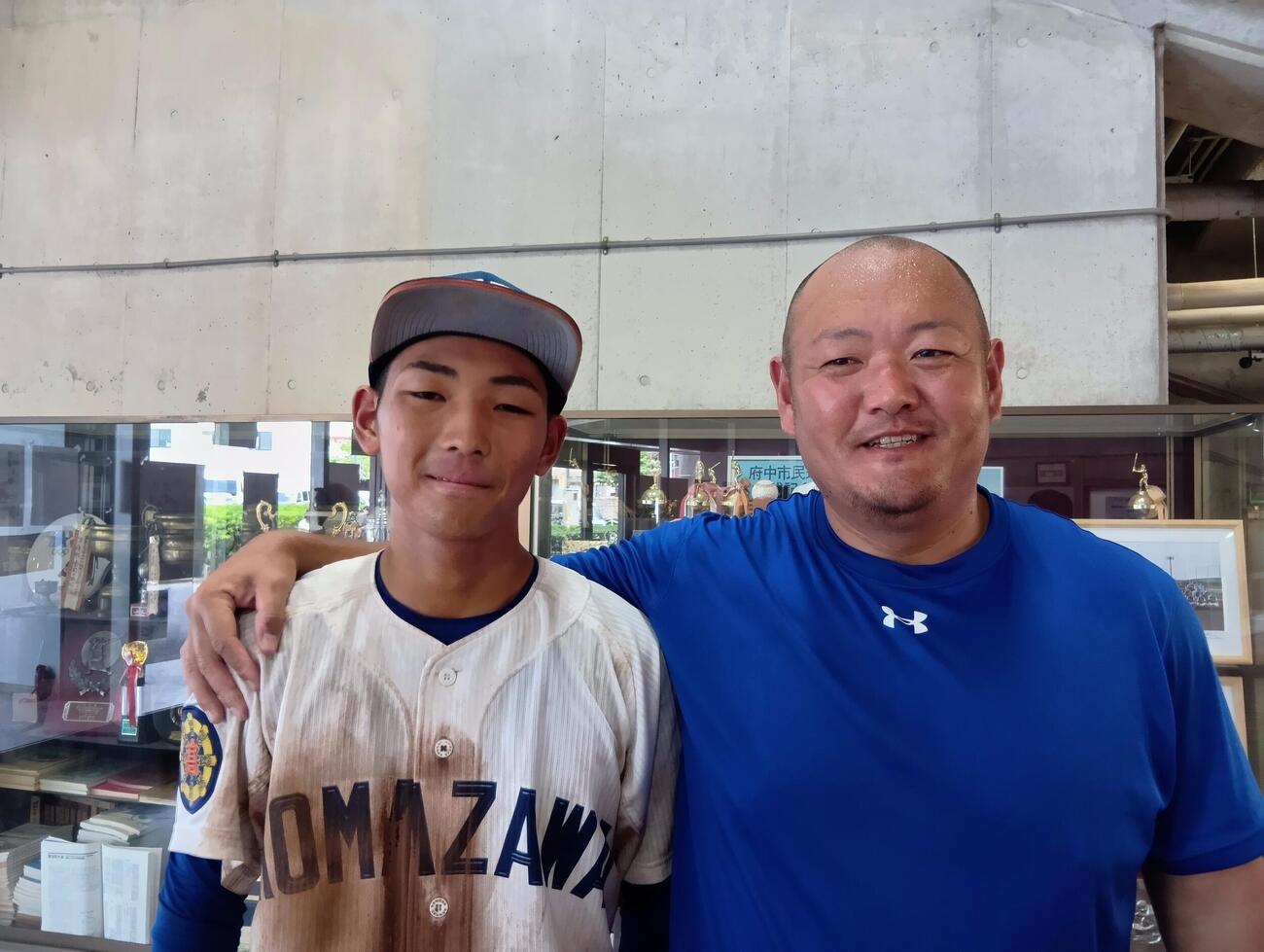 西東京大会3回戦でコールド勝ちした駒沢山村源ノ介主将と川端教郎監督