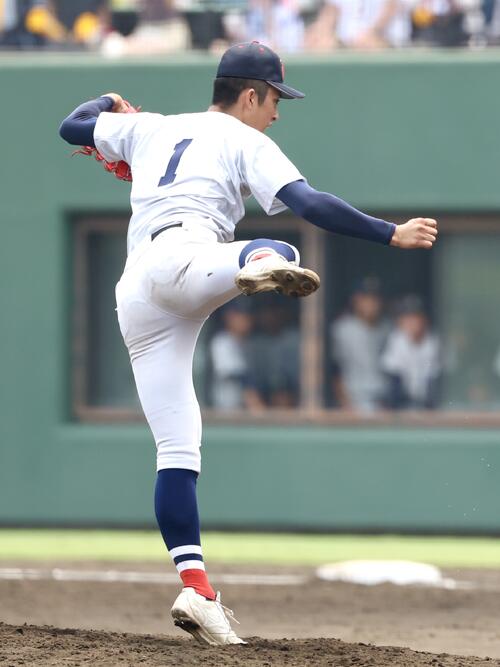 横浜対東海大相模 横浜2番手の織田翔希(撮影・宮地輝)