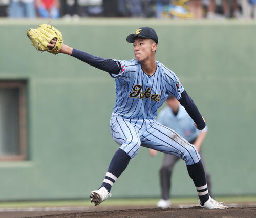 横浜対東海大相模 東海大相模先発の吉永颯大(撮影・宮地輝)
