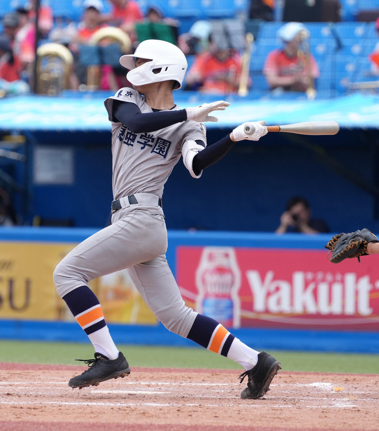 東亜学園対王子総合　3回表東亜学園1死二、三塁、荒井哉汰の二ゴロで追加点を奪う（撮影・足立雅史）