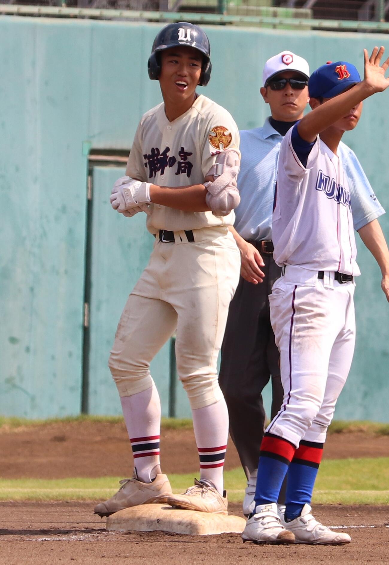 第108回全国高校野球埼玉大会　3回戦　熊谷工対県浦和　1回表2死満塁、3点適時三塁打を放ち笑顔の県浦和・尾崎慎之助（撮影・会田京叶）