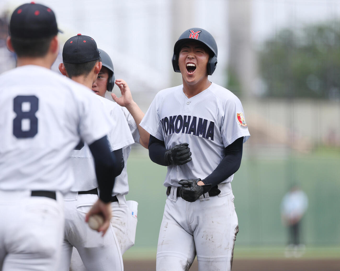横浜対東海大相模　1回表横浜2死二、三塁、2点適時打を放ち雄たけびを上げる田島陽翔（撮影・宮地輝）