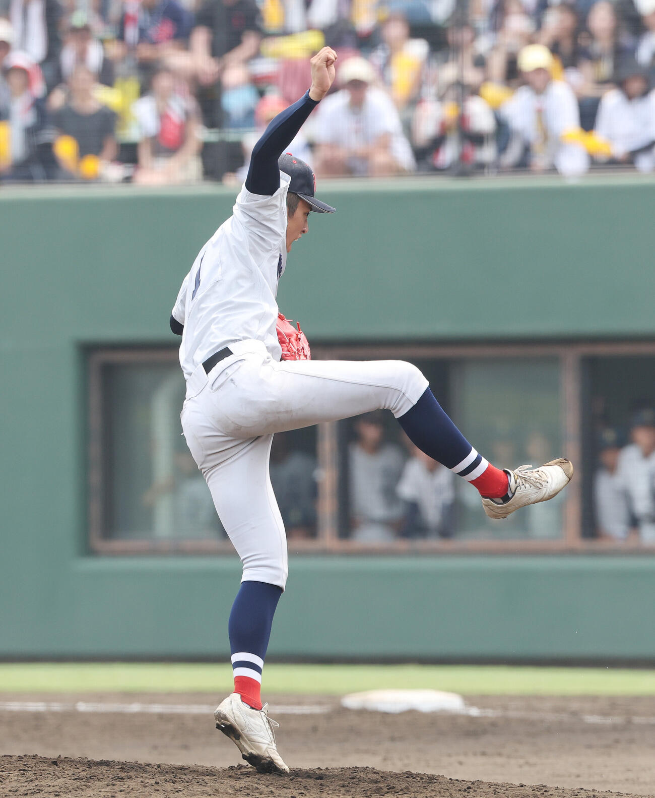 横浜対東海大相模　横浜2番手の織田翔希（撮影・宮地輝）