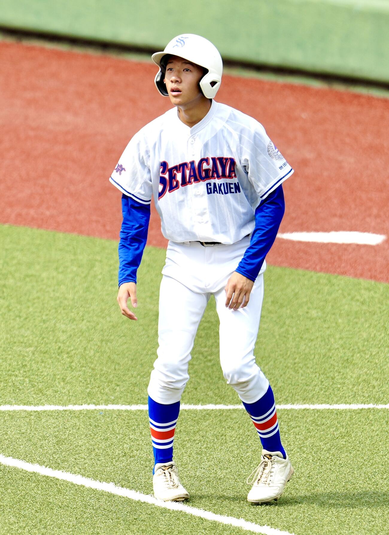 日大三対世田谷学園　一塁コーチャーの世田谷学園・川相俊輔（撮影・江口和貴）