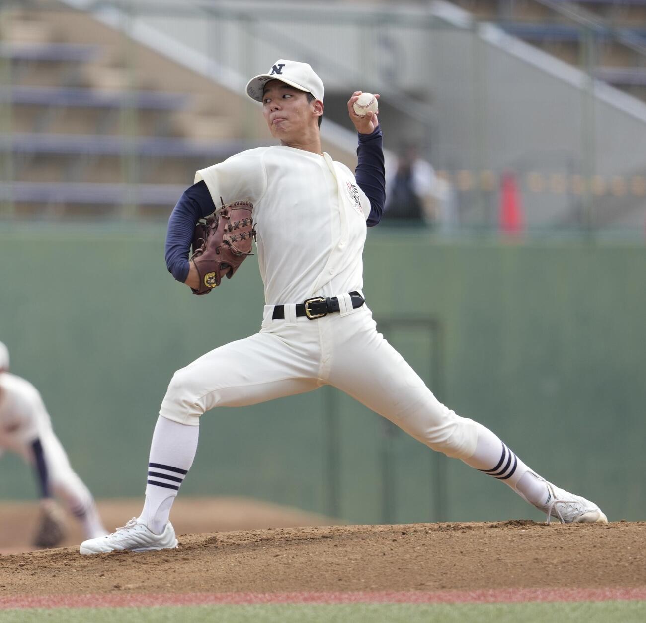 日大三対世田谷学園　力投する日大三先発の林旺志郎（撮影・小島史椰）