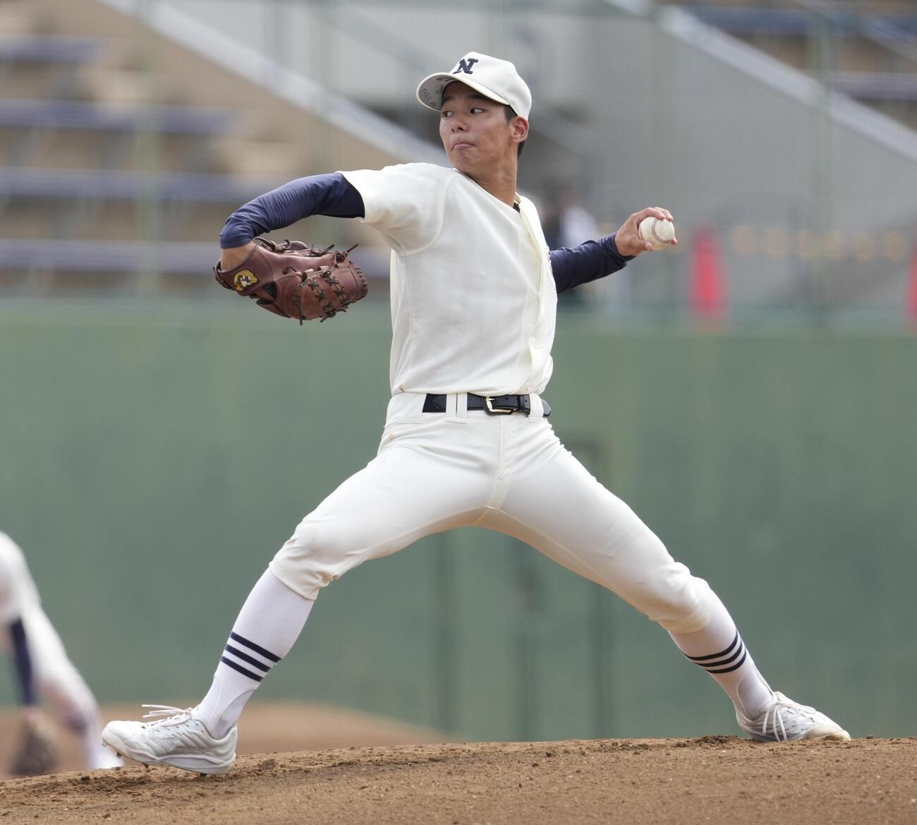 日大三対世田谷学園　力投する日大三先発の林旺志郎（撮影・小島史椰）