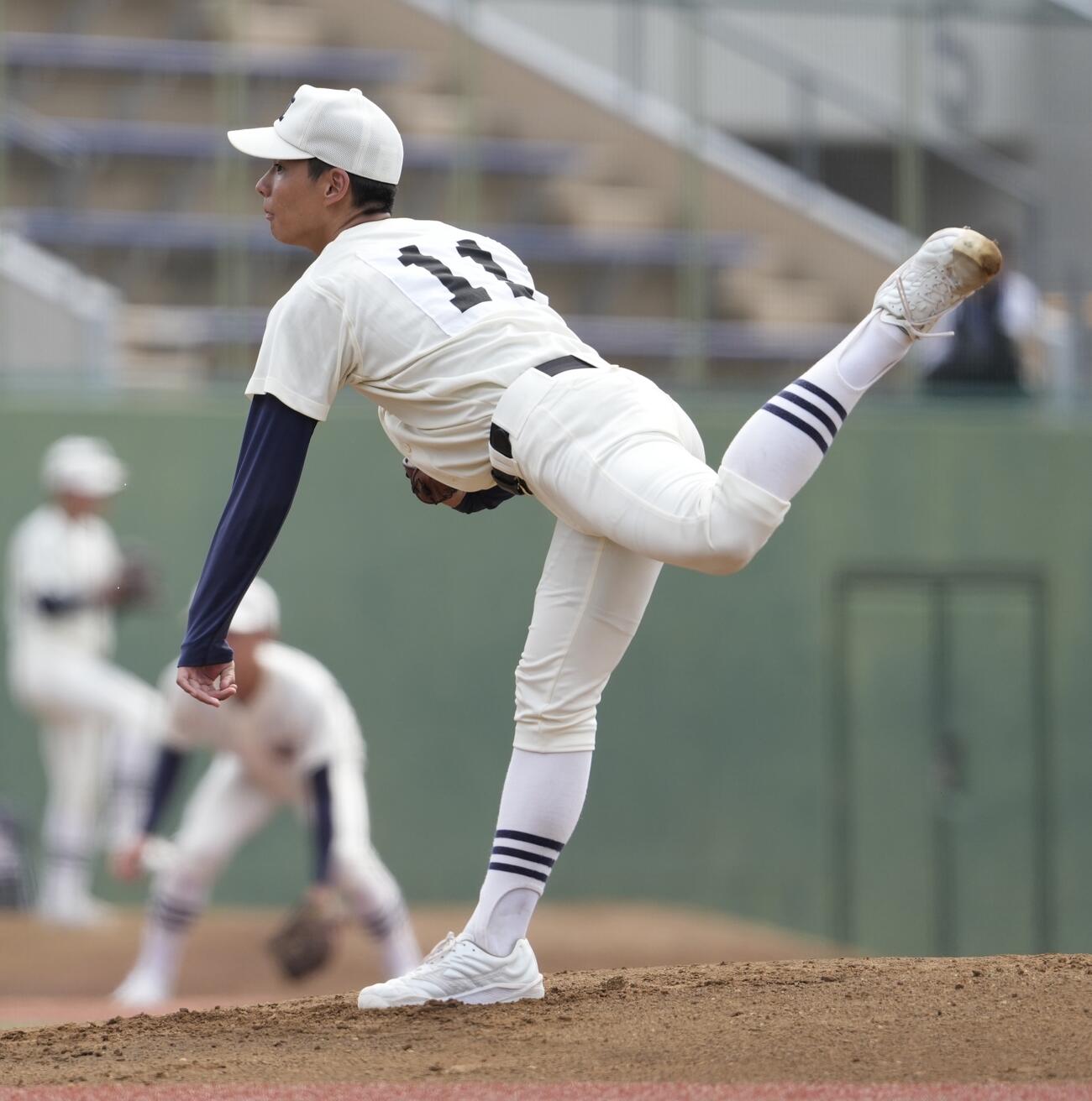 日大三対世田谷学園　力投する日大三先発の林旺志郎（撮影・小島史椰）
