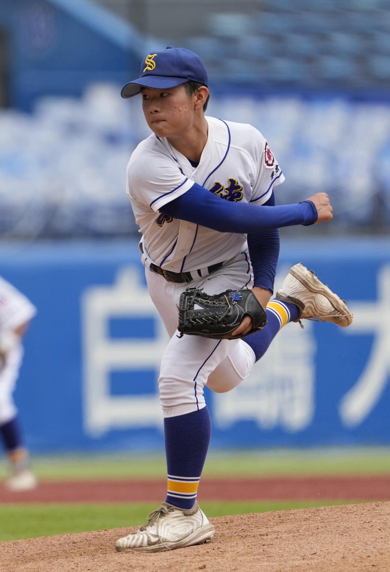 淑徳対芝浦工大付　力投する先発の淑徳・渡辺皆地（撮影・小島史椰）