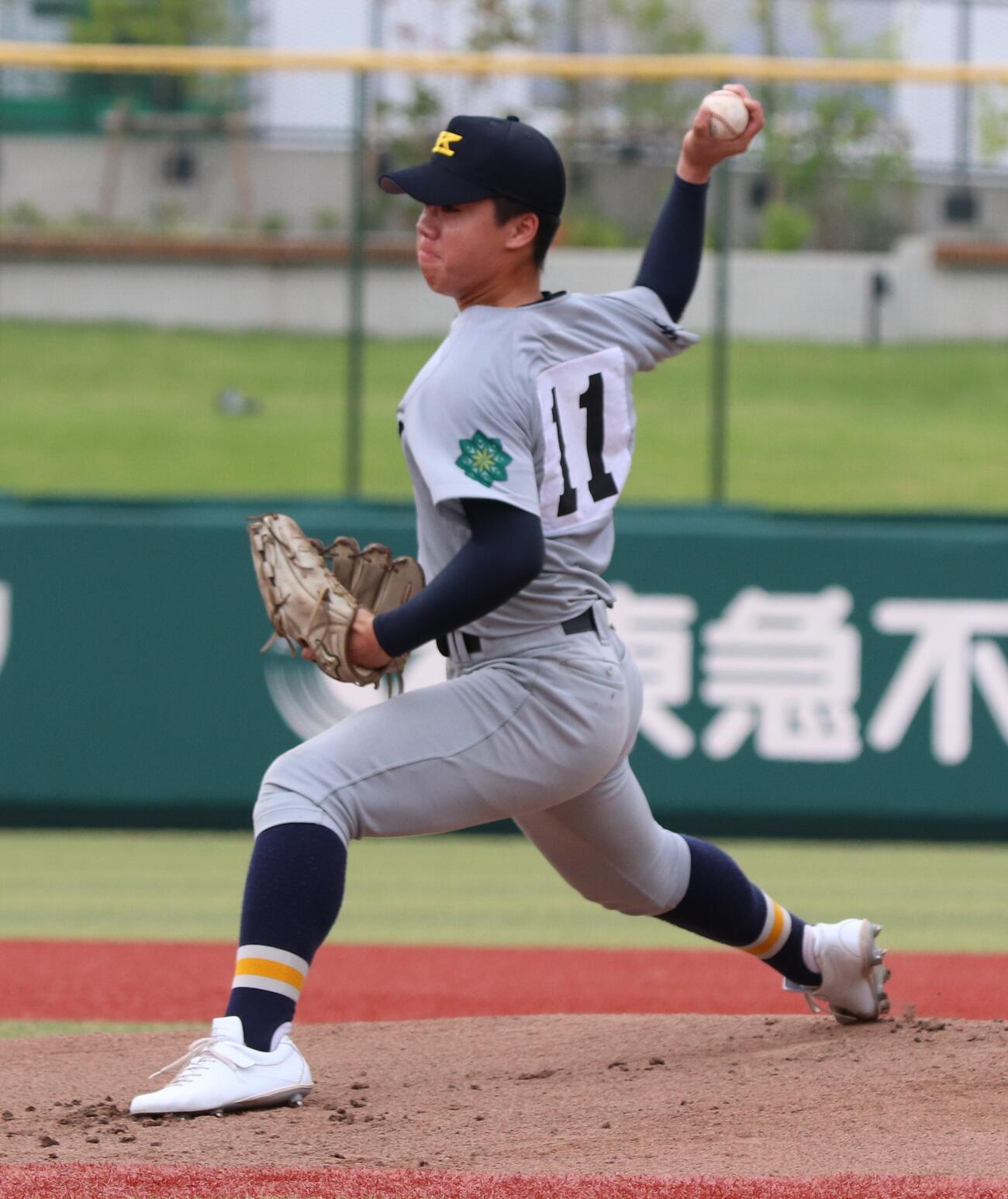 第108回全国高校野球東東京大会　4回戦　江戸川対小山台　先発の小山台・石井大地（撮影・会田京叶）