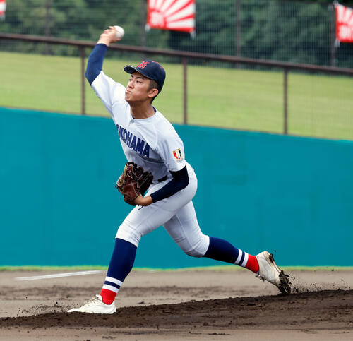 横浜対三浦学苑 横浜の先発投手織田翔希(撮影・山本朝陽)