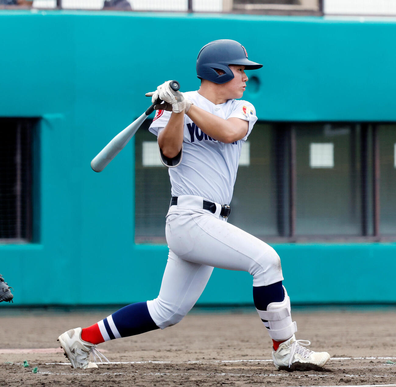 横浜対三浦学苑　4回表横浜1死三塁、右前適時打を放つ横浜・小野舜友（撮影・山本朝陽）