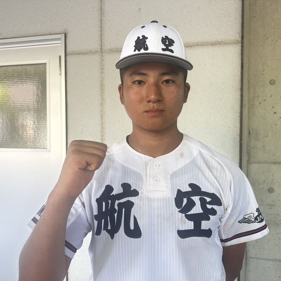 金沢商対日本航空石川　試合後、ガッツポーズする日本航空石川・保西雅則　（撮影・田島優大）