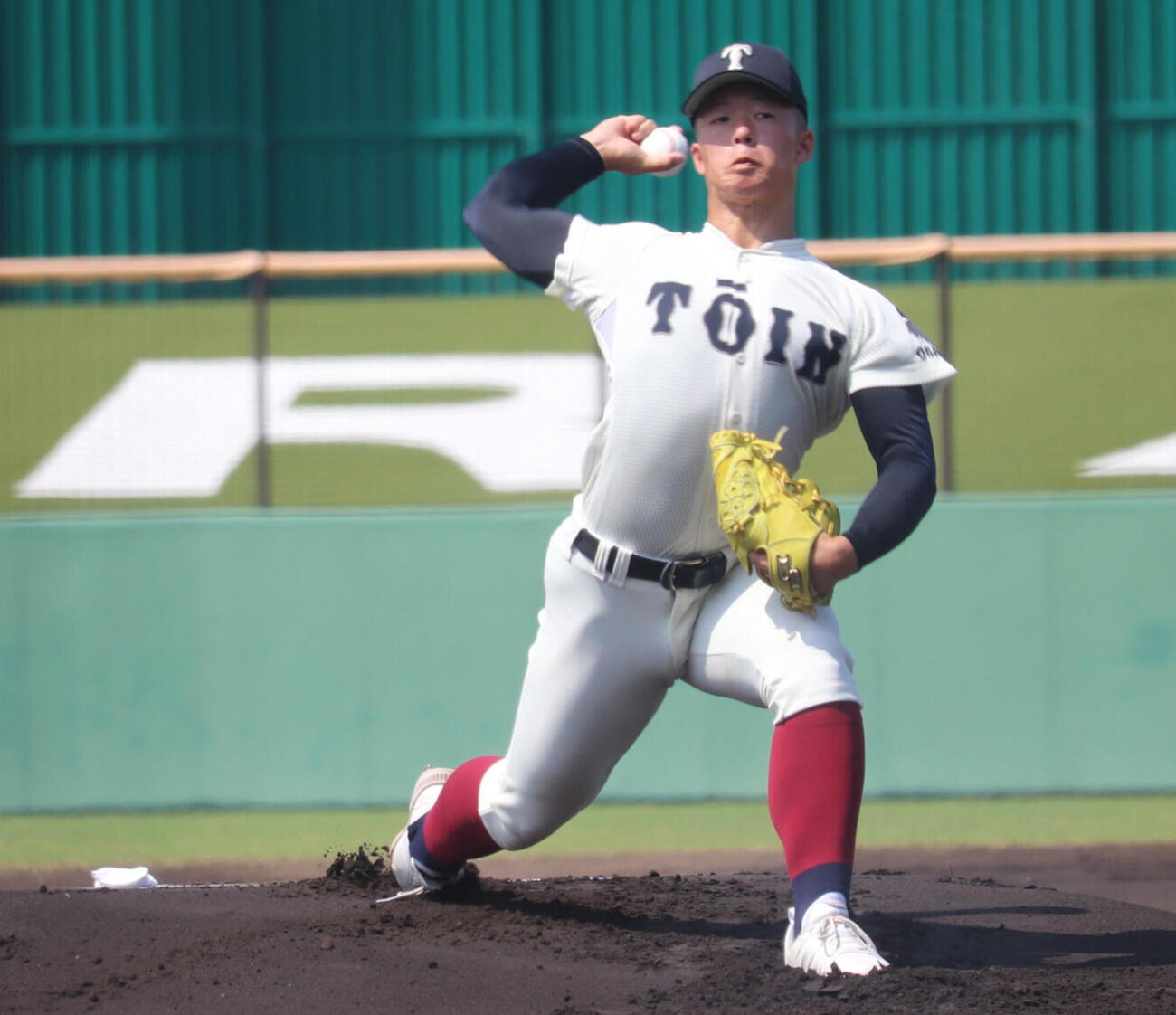 大阪立命館戦に先発した大阪桐蔭・吉岡貫介（撮影・佐藤妙月）