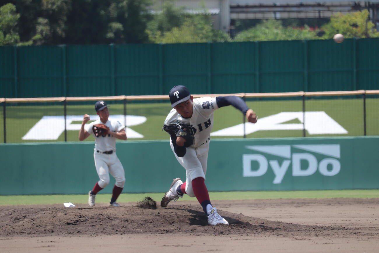 大阪立命館戦で2番手で登板した大阪桐蔭・小川蒼介（撮影・佐藤妙月）
