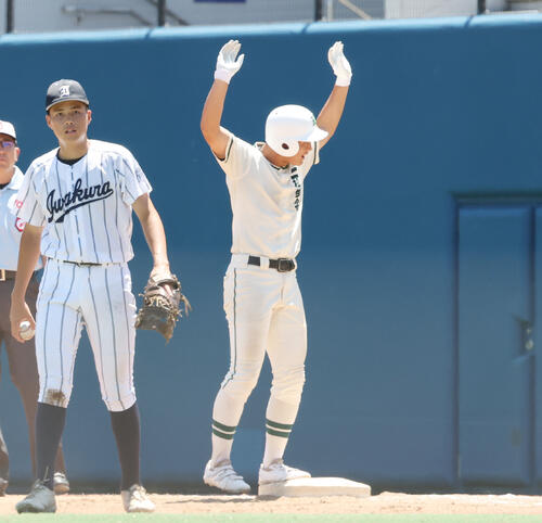 高校野球】二松学舎大付が岩倉にコールド勝ち 初回から8得点 岡野大陽
