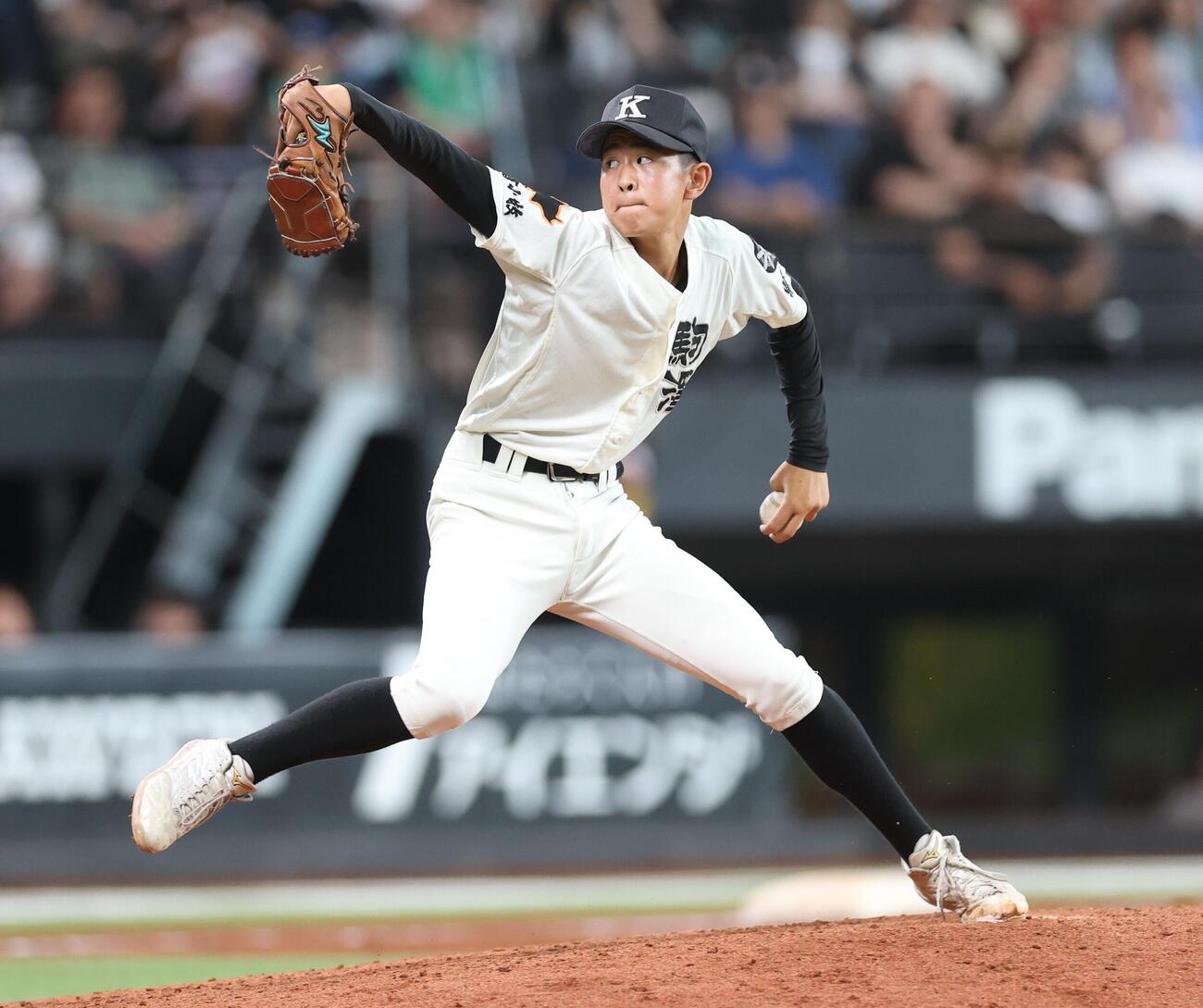 駒大苫小牧対北海　5回途中から登板の佐藤大愛（撮影・黒川智章）