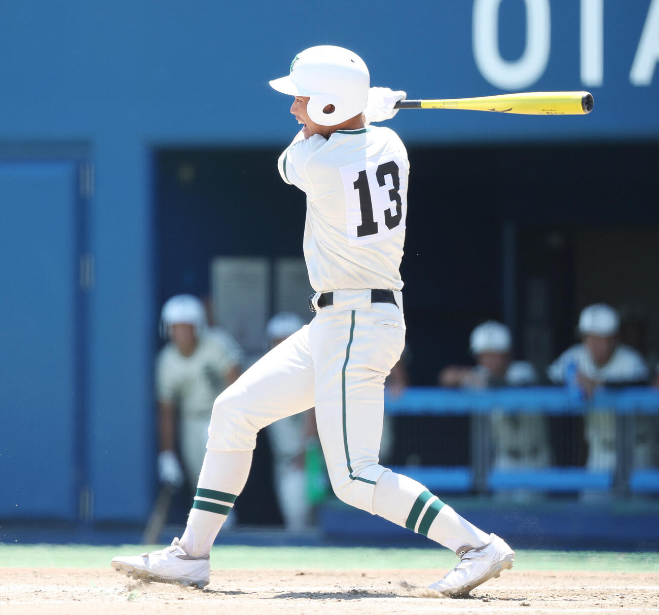 岩倉対二松学舎大付　1回裏二松学舎大付1死満塁、2点適時打を放つ早川幸汰（撮影・宮地輝）