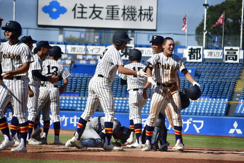 高校野球】帝京、サヨナラで薄氷の勝利 金田監督「夏の大会は何が