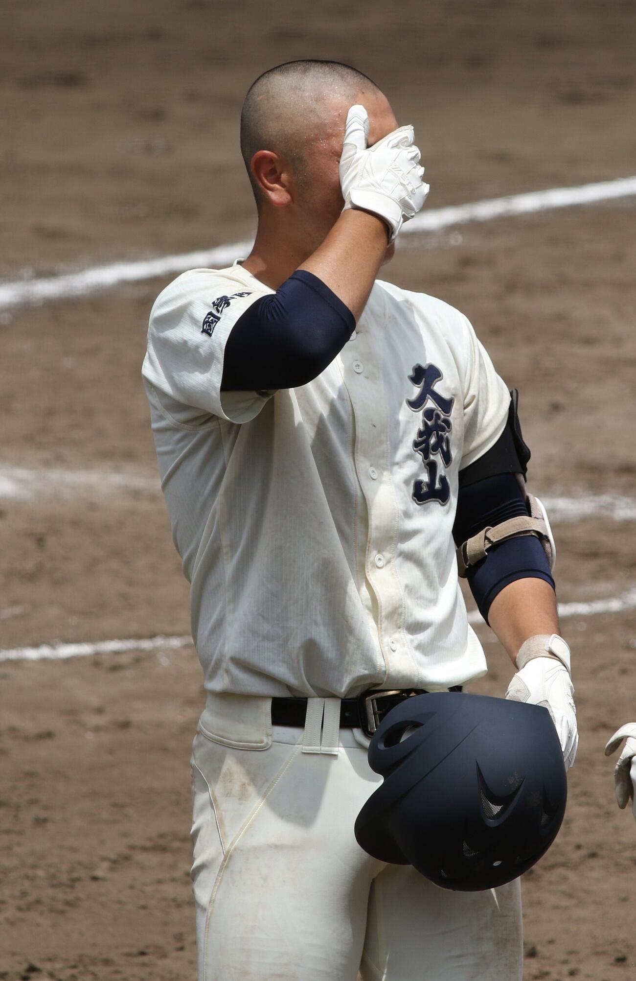 国学院久我山対明大八王子　試合後、涙があふれる国学院久我山・双木悠人