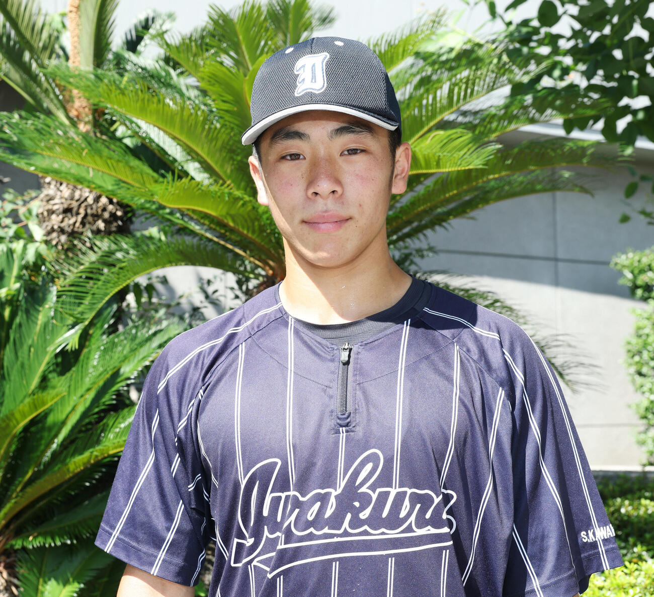 岩倉対二松学舎大付　高校最後の試合を終えた岩倉・河村柊希（撮影・宮地輝）