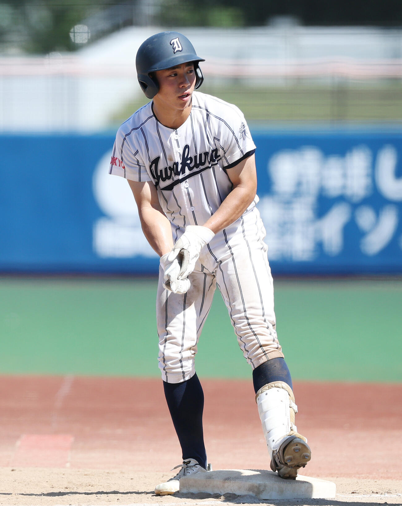岩倉対二松学舎大付　8回表岩倉1死、中前打を放った河村柊希（撮影・宮地輝）