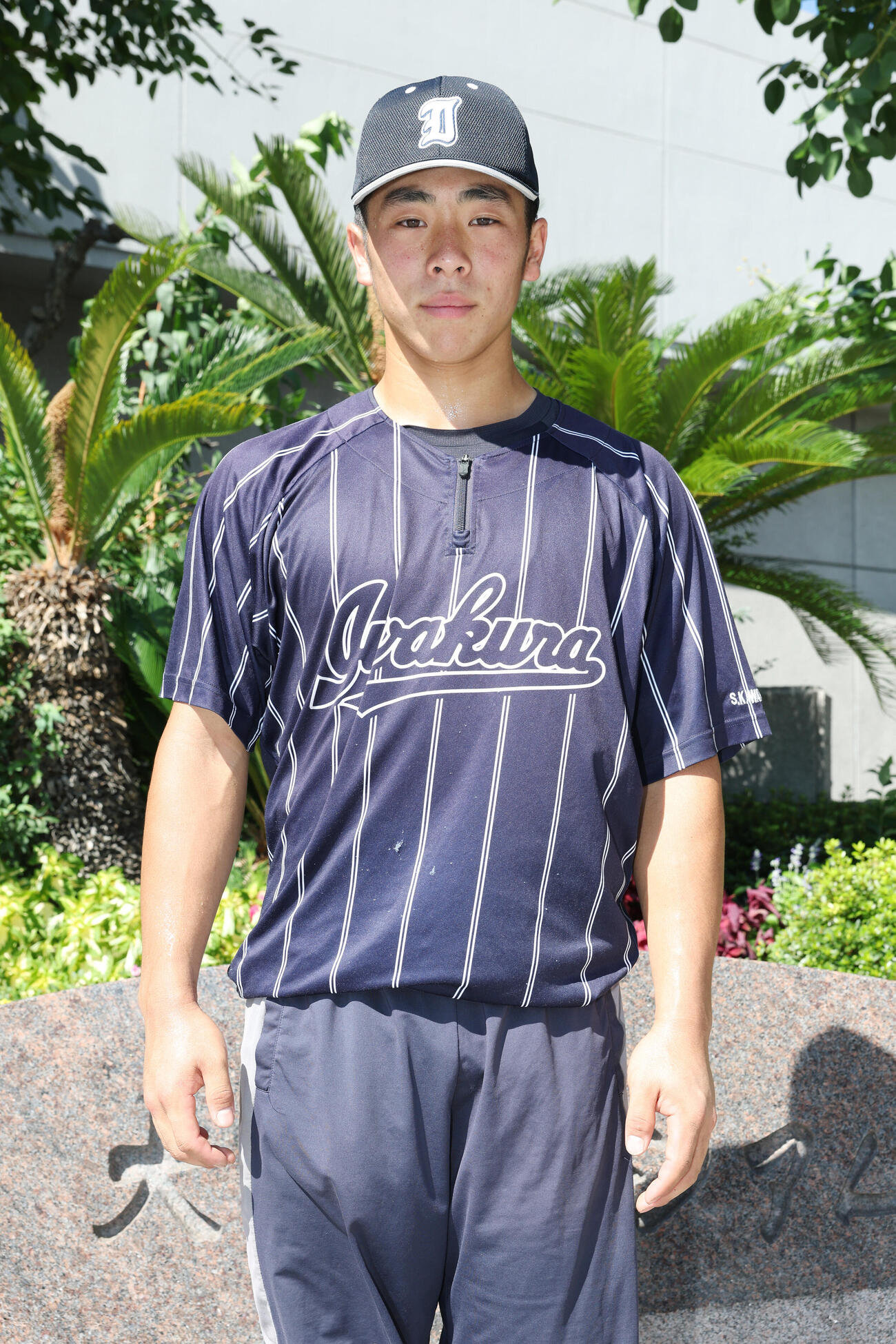 岩倉対二松学舎大付　高校最後の試合を終えた岩倉・河村柊希（撮影・宮地輝）