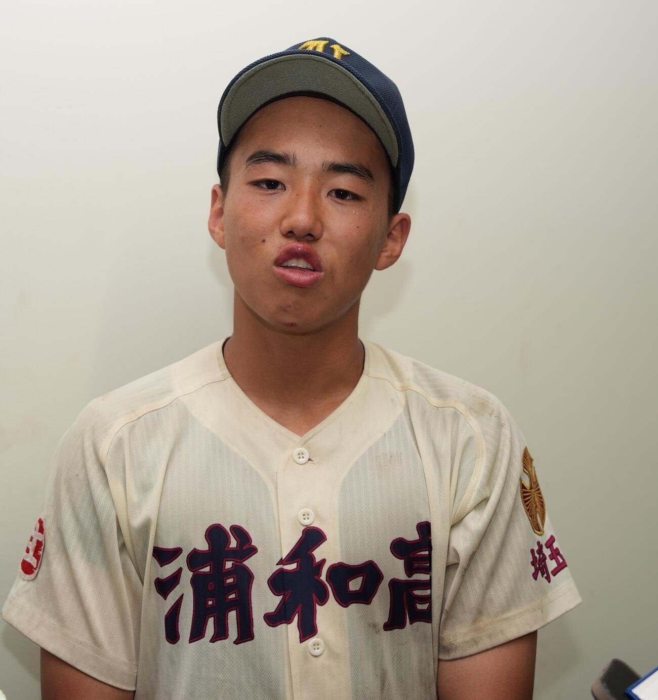 昌平対県浦和　昌平に敗れ囲み取材に応じる県浦和・尾崎慎之助（撮影・小島史椰）