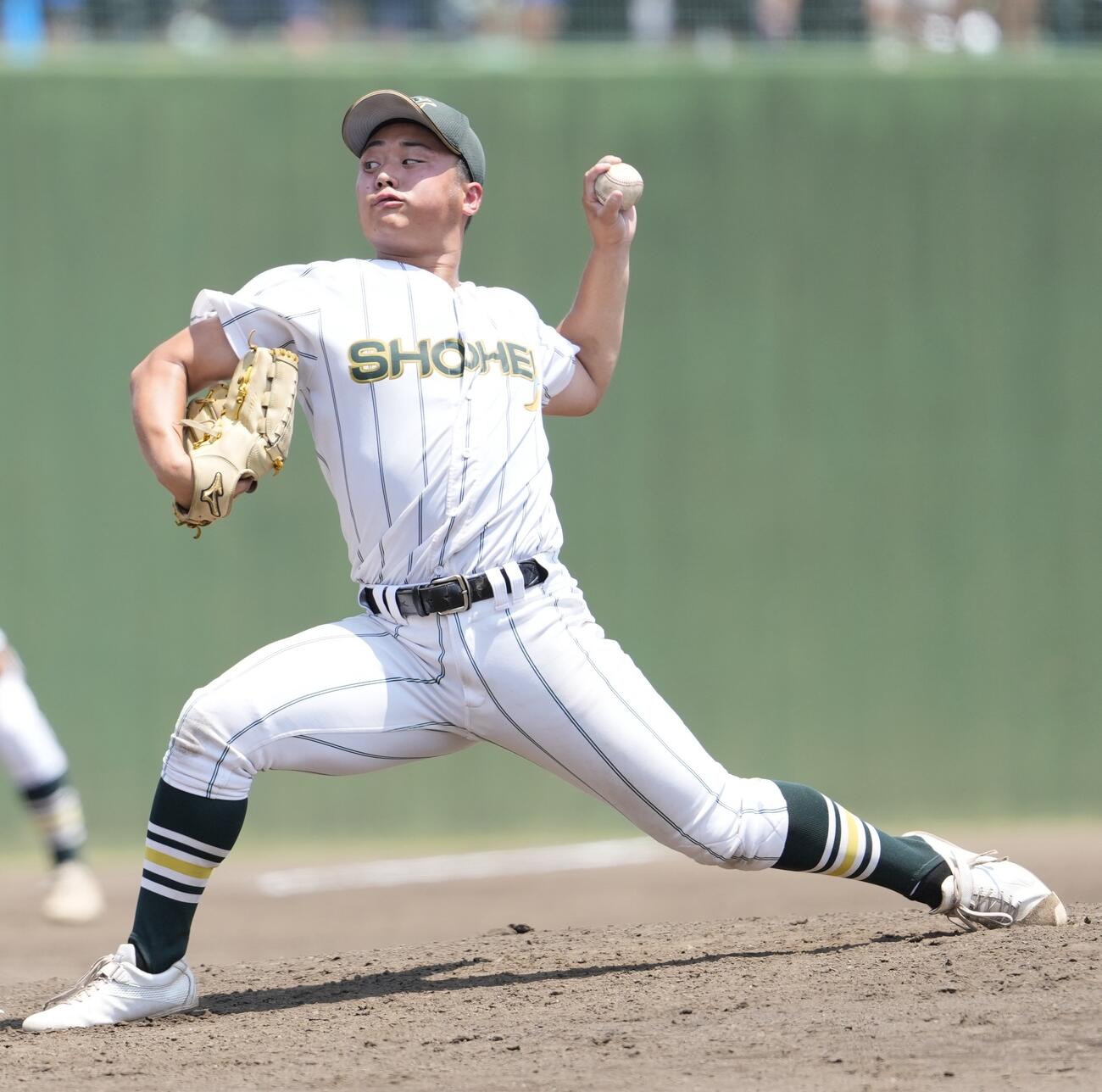 昌平対県浦和　2回裏途中から登板し力投する昌平・花牟礼雅久（撮影・小島史椰）