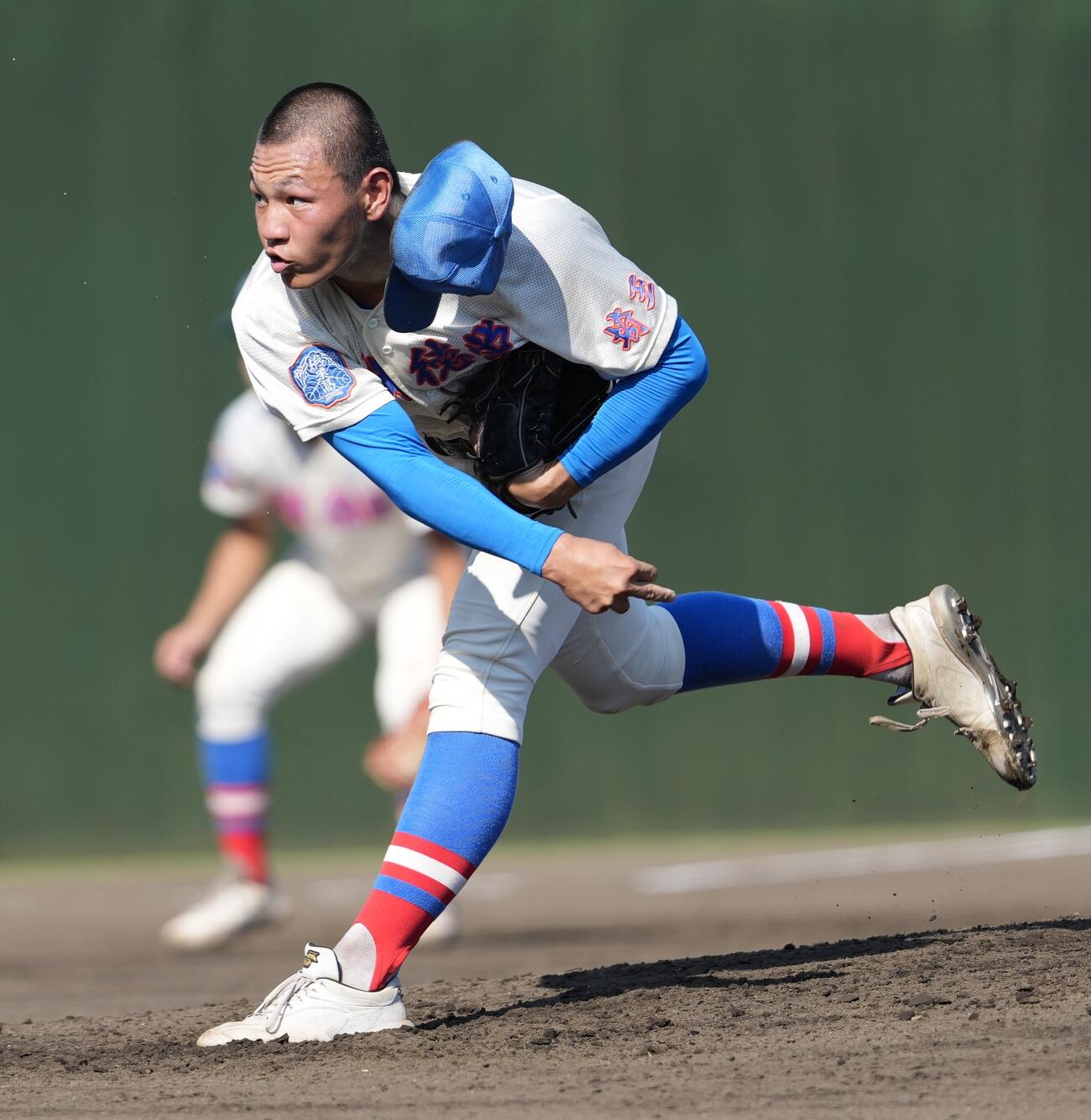 花咲徳栄対武蔵越生　力投する先発の花咲徳栄・黒川凌大（撮影・小島史椰）