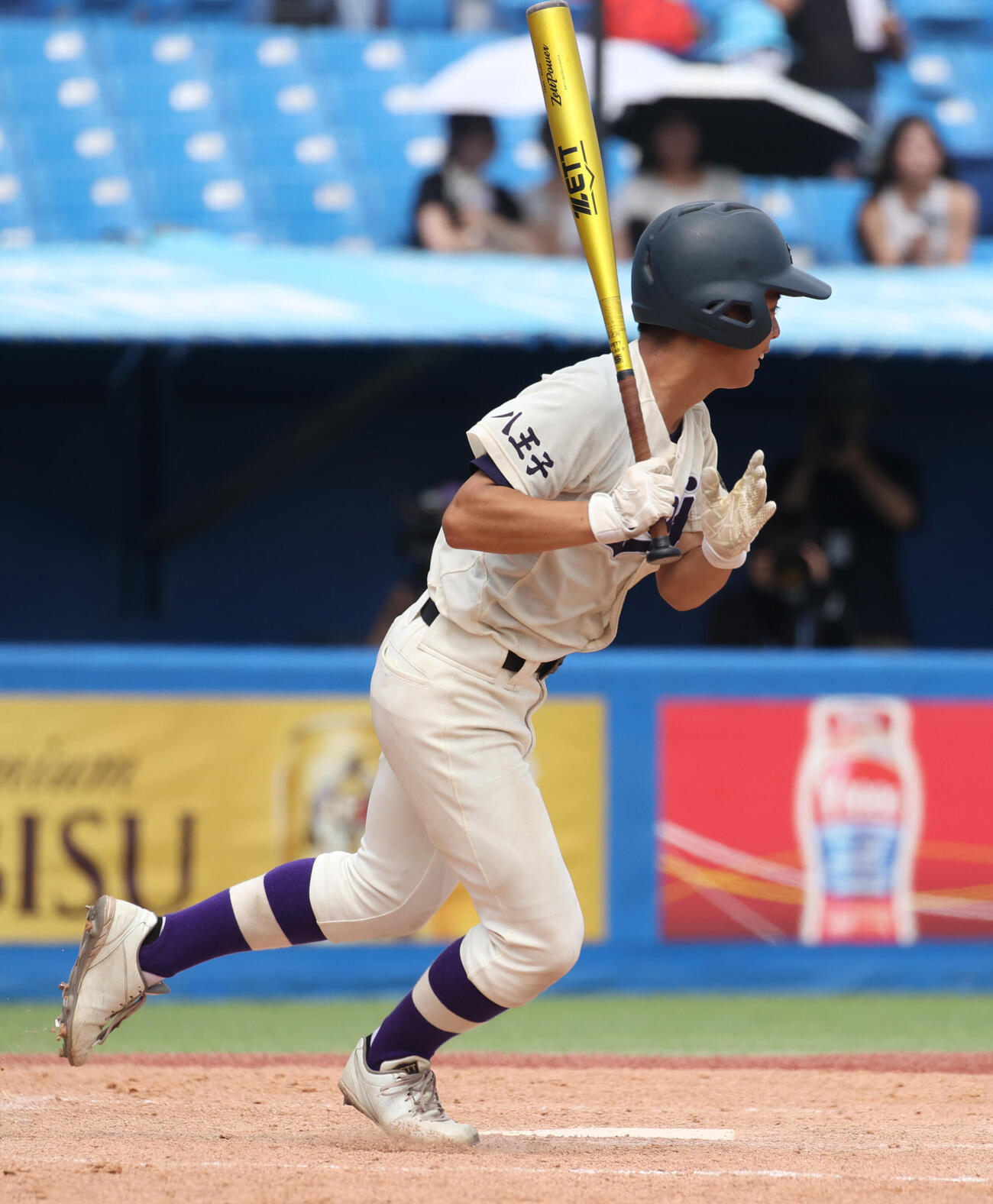 明大八王子対聖パウロ学園　5回表明大八王子1死満塁、菊森健介は適時打を放つ（撮影・柴田隆二）