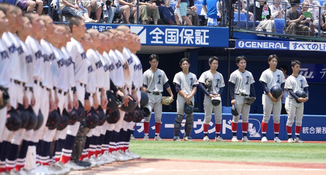 市ケ尾対横浜　横浜に敗れガックリする市ケ尾の選手たち（撮影・小島史椰）