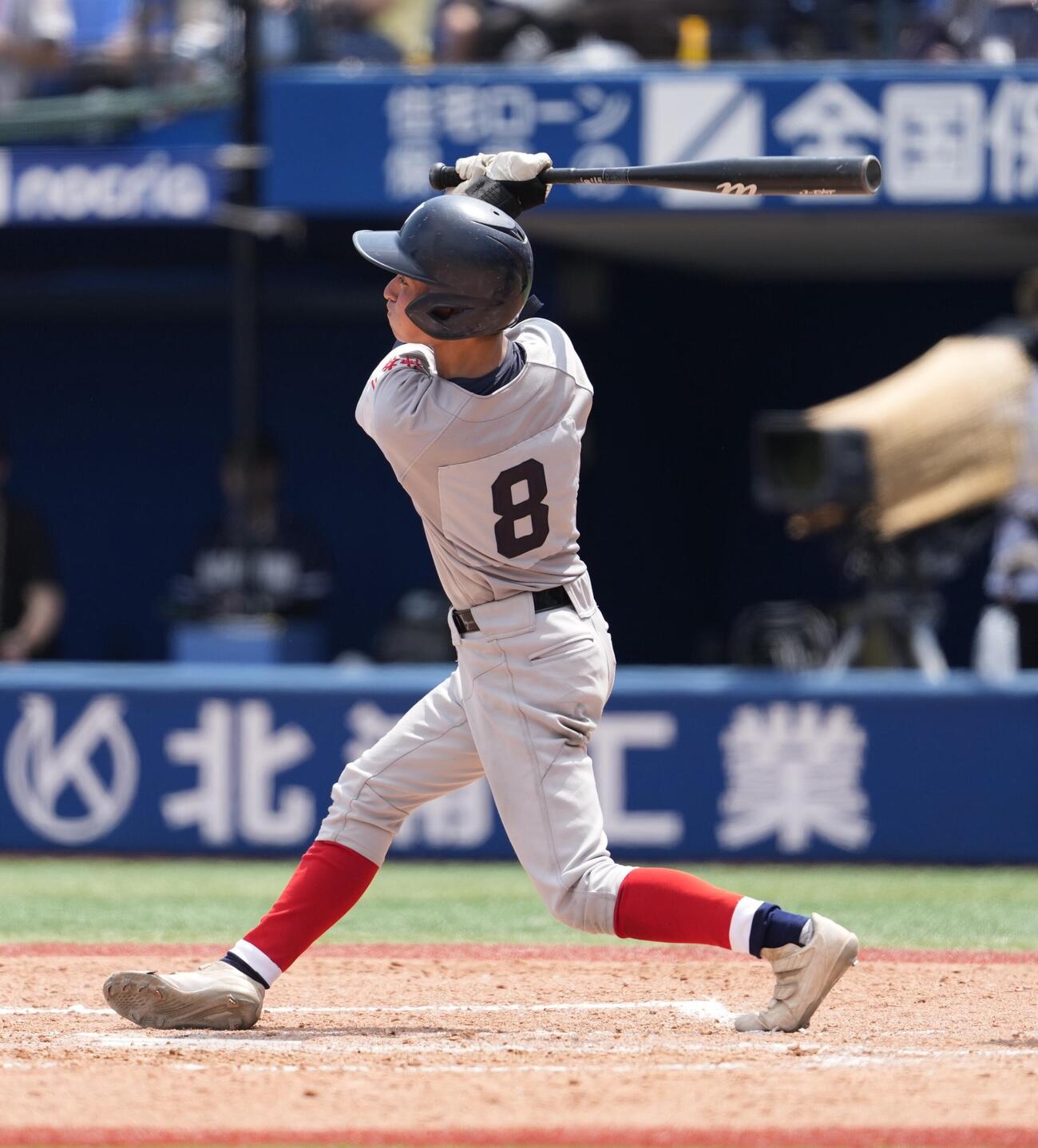市ケ尾対横浜　4回表市ケ尾1死一、二塁、適時打を放つ村山史比古（撮影・小島史椰）