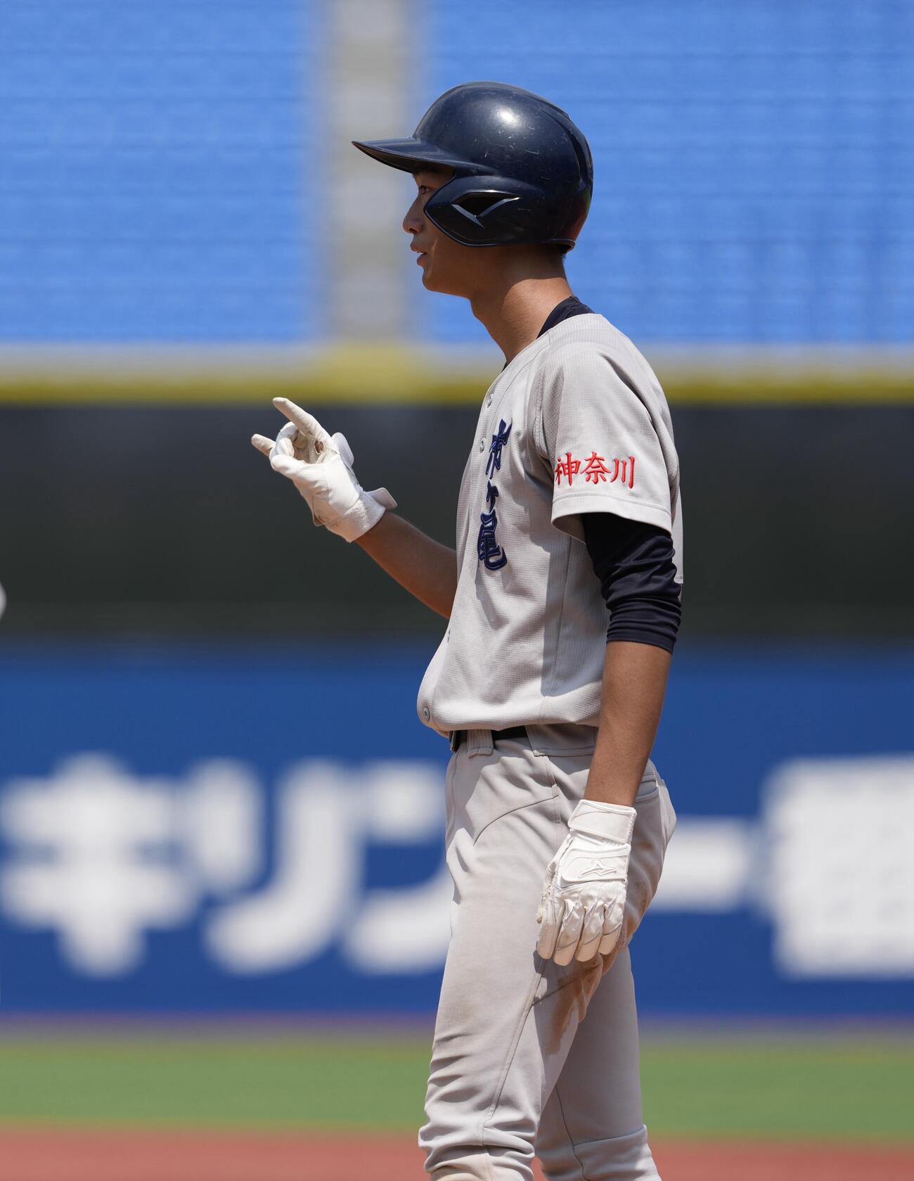 市ケ尾対横浜　5回表市ケ尾2死三塁、適時内安打を放ち出塁する清岡悠（撮影・小島史椰）