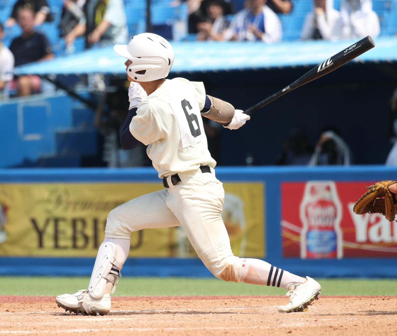 日大三対東海大菅生　9回表日大三2死二、三塁、高道海心は逆転3ランを放つ（撮影・柴田隆二）