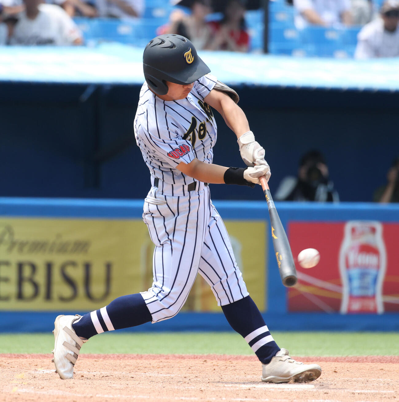 日大三対東海大菅生　4回裏東海大菅生2死三塁、小沼瑛太は適時打を放つ（撮影・柴田隆二）