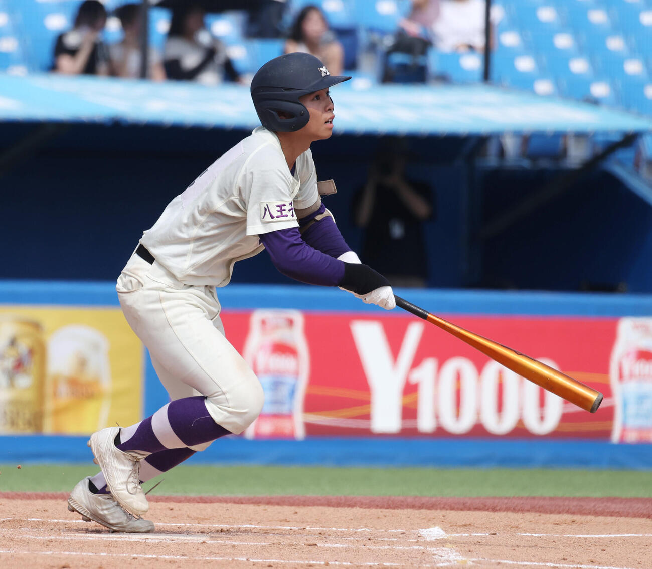明大八王子対聖パウロ学園　2回表明大八王子2死一、二塁、村松凜太朗は適時三塁打を放つ（撮影・柴田隆二）