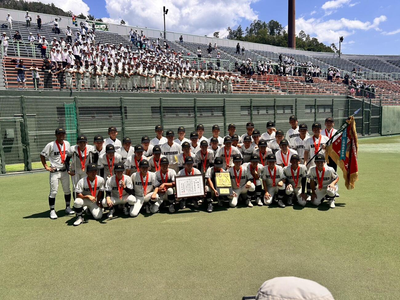 夏2連覇を達成した松商学園の選手たち（撮影・平山連）