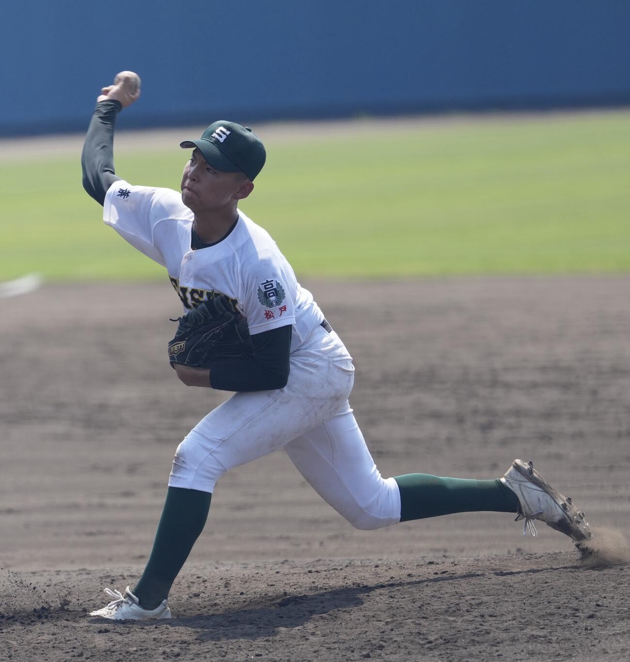 市船橋対専大松戸　4回表から途中から登板し力投する専大松戸・門倉昂大（撮影・小島史椰）