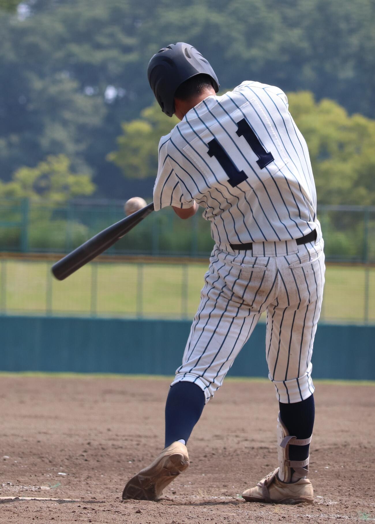 大宮東対立教新座　4回裏2死一、二塁、逆転の適時打を放つ立教新座・井上一龍（撮影・会田京叶）