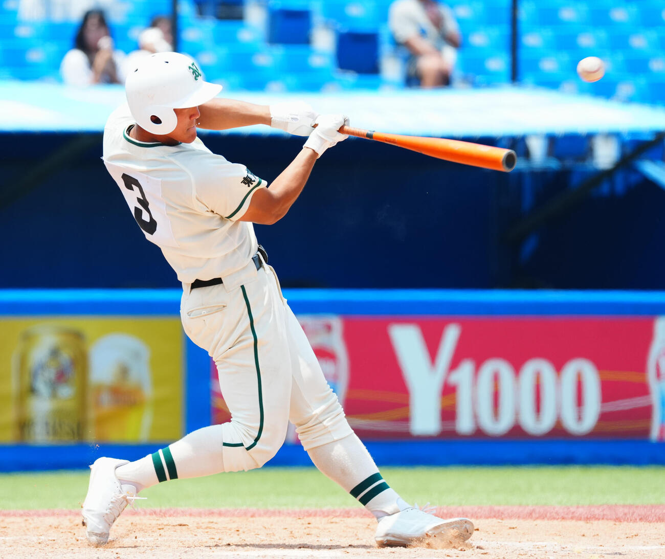 明大中野対二松学舎大付　5回裏二松学舎大付2死二塁、適時三塁打を放つ早坂健太（撮影・垰建太）