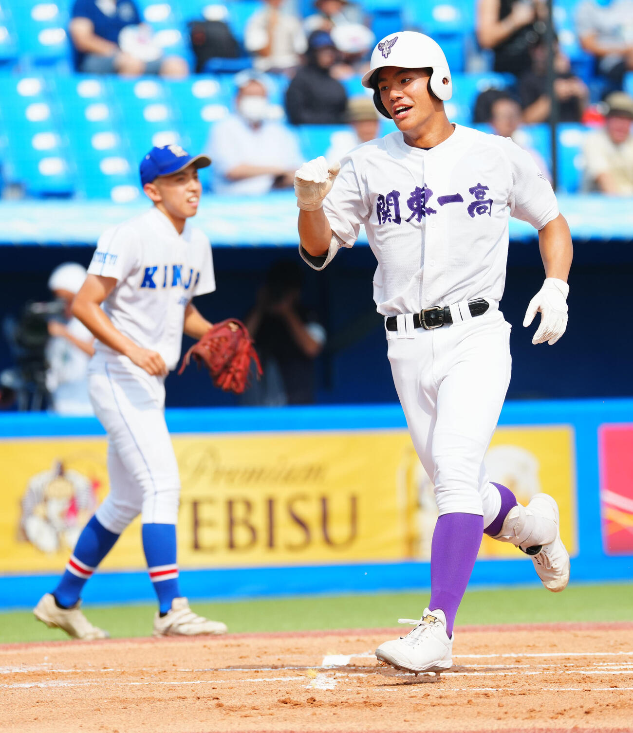 関東第一対錦城学園　1回表関東第一2死三塁、ランニング本塁打を放ち生還する井口瑛太（撮影・垰建太）