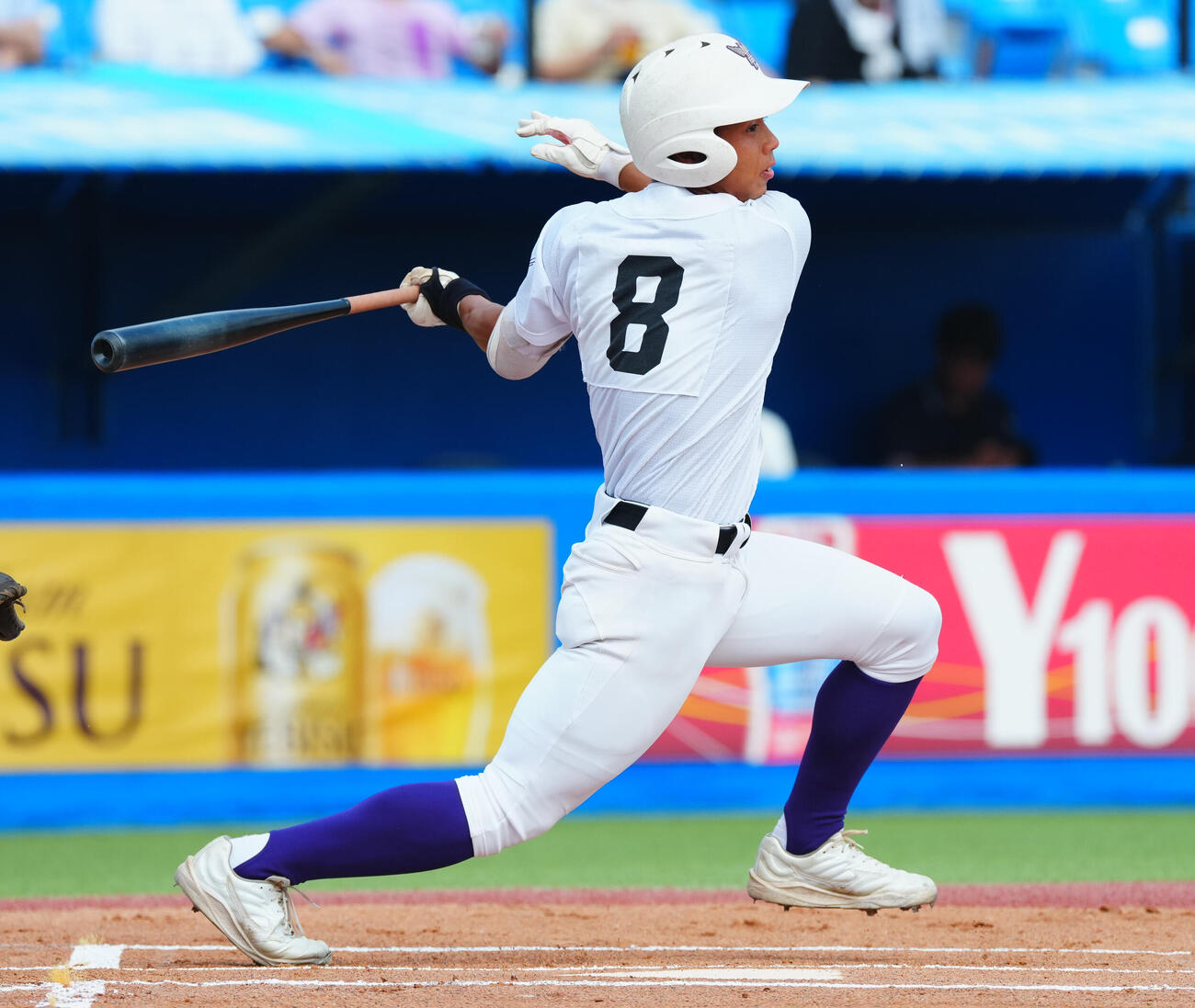 関東第一対錦城学園　1回表関東第一無死、右前打を放つ佐宗悠樹（撮影・垰建太）